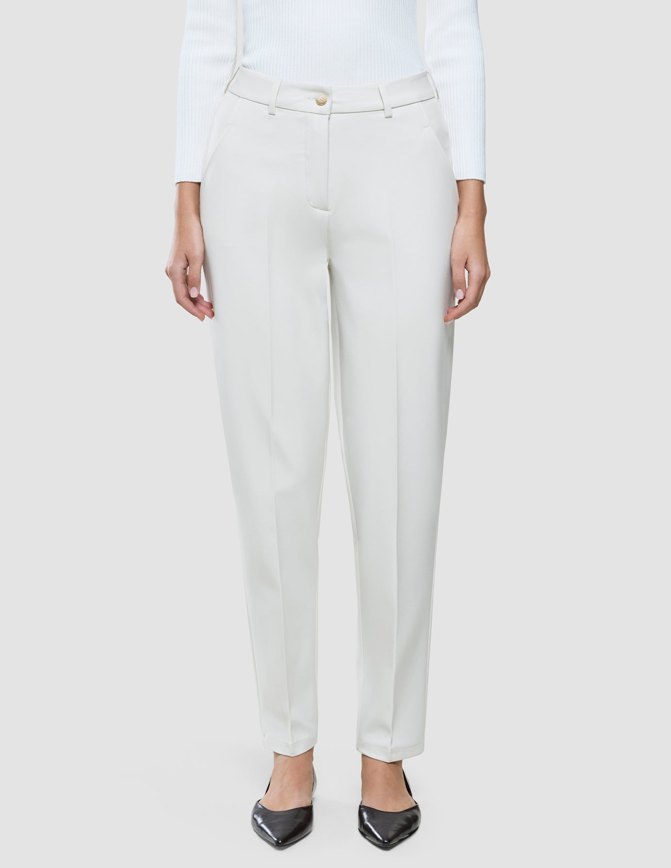 Women Essential Pants Tapered Off White